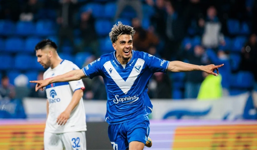 Vélez ganó un partidazo ante Tigre y alcanzó la cima de la tabla anual