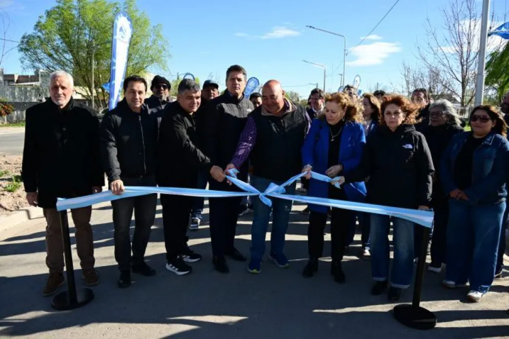 Gaido inauguró 40 nuevas cuadras de asfalto en Valentina Sur y en paralelo comienza la ejecución de otras 70