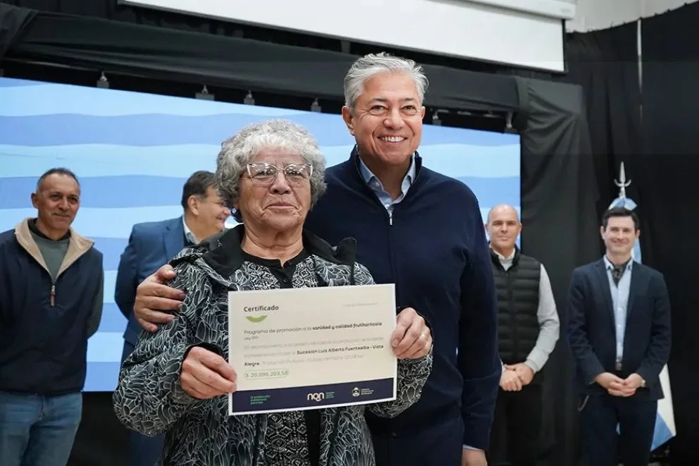 Rolando Figueroa apuesta a la renta petrolera para duplicar las tierras bajo riego