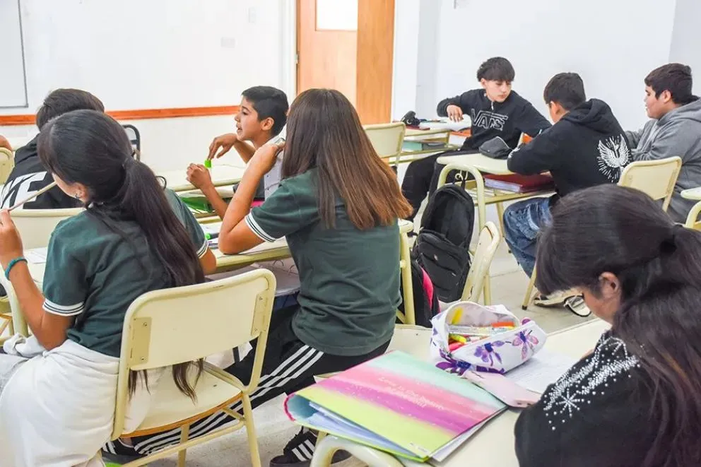Una década de retroceso: cayó 8,4% el rendimiento verbal de estudiantes argentinos
