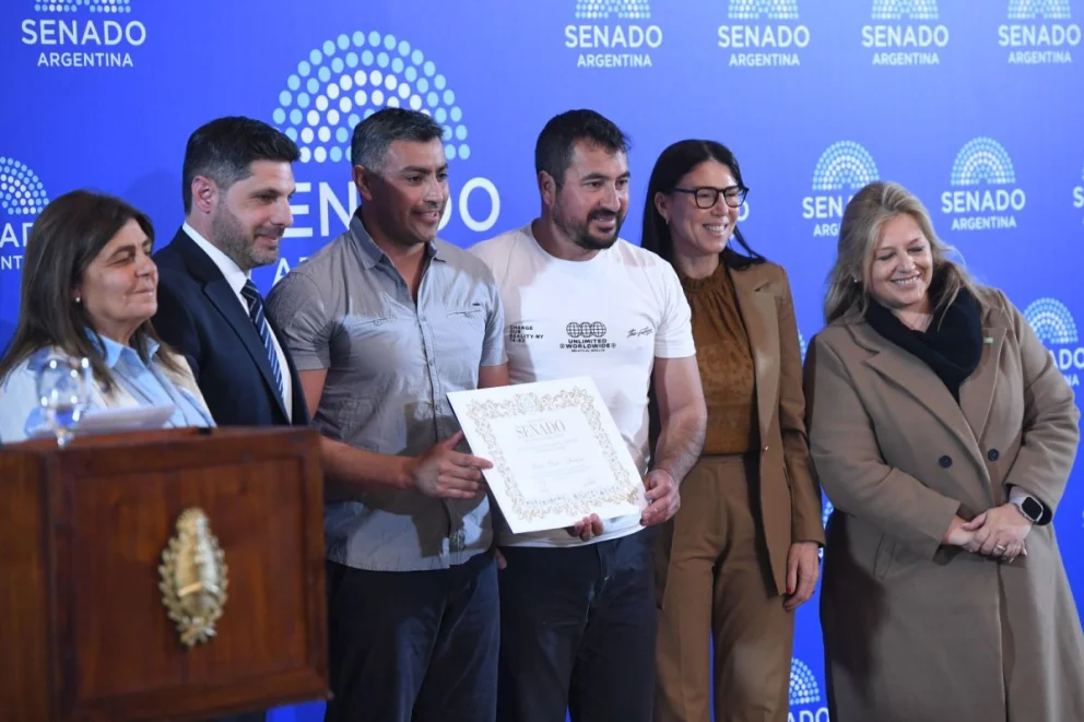 El Senado distinguió a Rumbo Norte por su trabajo turístico en el Norte Neuquino