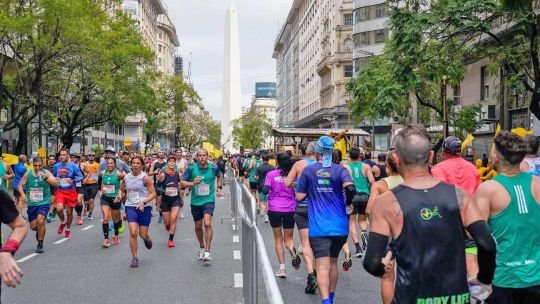 Maratón de Buenos Aires 2026: cerca de 17.000 corredores van por los 42K; el debut de la Blue Line