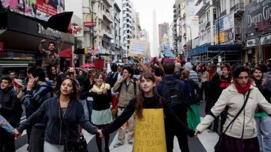 Republicanismo vs aceleracionismo: efectos en la democracia y los jóvenes