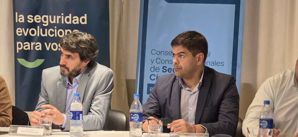 Villa La Angostura fortalece su participación en el Consejo Regional de Seguridad Ciudadana.