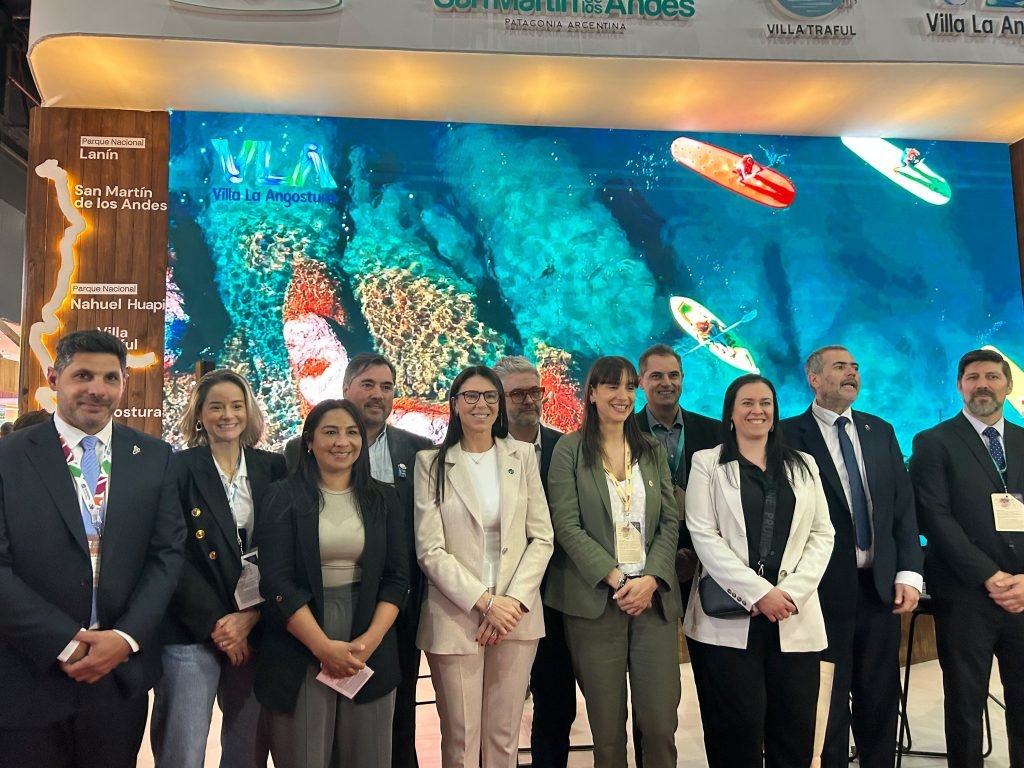 El Intendente Javier Murer continúa acompañando la participación de Villa La Angostura en la FIT 2026