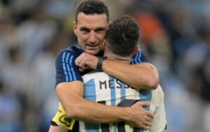 Leandro Paredes reveló qué les dijo Leo Messi antes del retiro de la Selección: “Fue sincero”