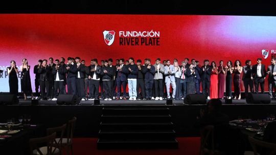 Fundación River Plate celebró su XIII Cena Anual Solidaria bajo el lema “Jugar en el barrio, ganar en la vida”