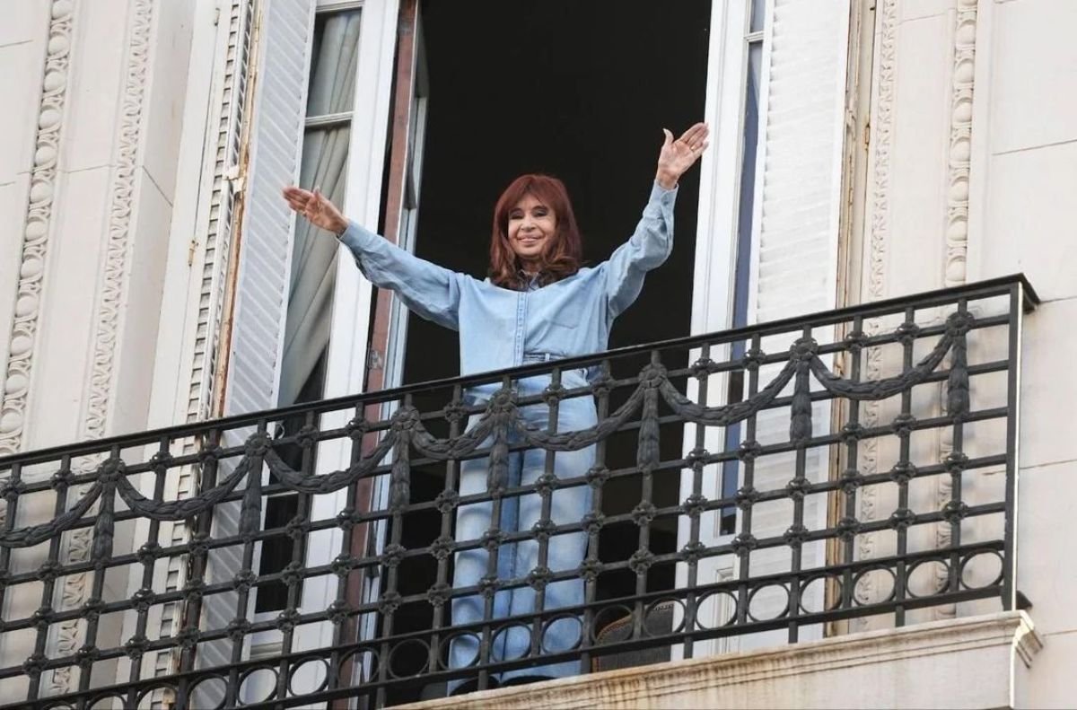 Extendieron la prisión domiciliaria a Cristina Kirchner, que seguirá detenida en su departamento de Constitución