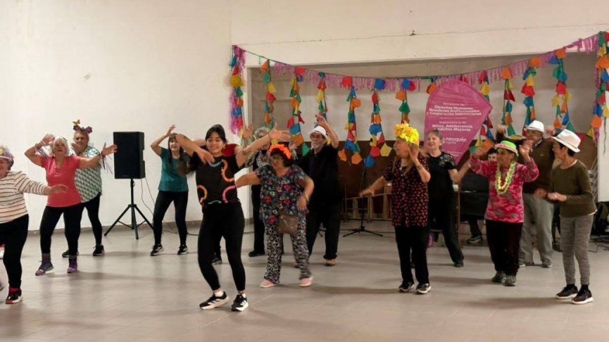 La Municipalidad de Neuquén realizó la segunda edición de “Danzar la Vida” en la que participaron 260 adultos mayores