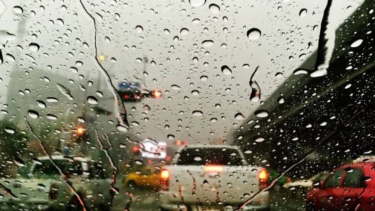 Un diluvio azotó al AMBA y a varias provincias en el cierre del invierno, con fuertes lluvias y ráfagas de viento