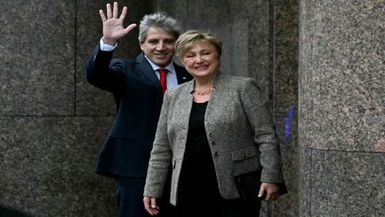 El FMI vuelve a la Argentina: reservas, superávit y los puntos que estarán bajo la lupa en la nueva revisión El FMI vuelve a la Argentina: reservas, superávit y los puntos que estarán bajo la lupa en la nueva revisión