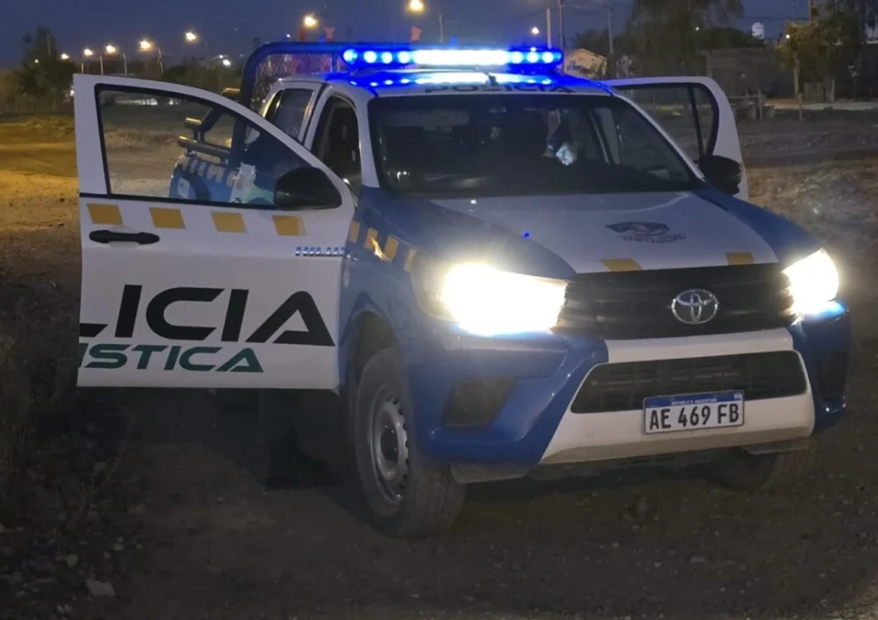 Más de 20 disparos contra una casa en Centenario: investigan un violento ataque durante la madrugada