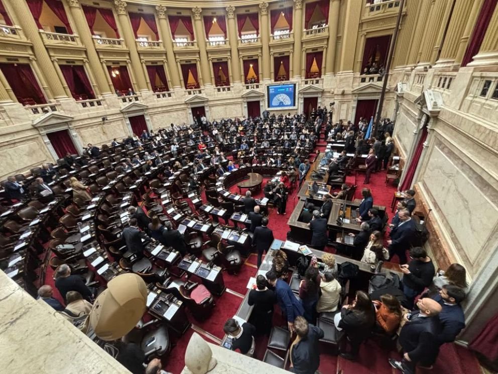 Senadores cobrarán más de  millones a partir de 2027