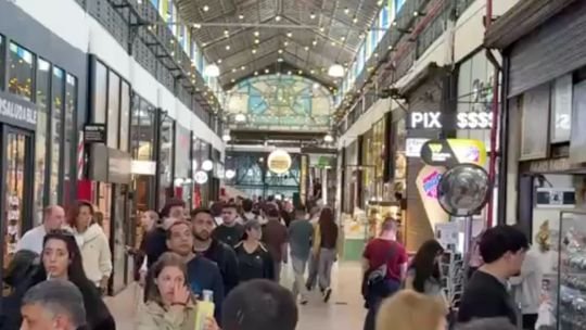 Milei vuelve a mostrar mercados y shoppings como prueba del consumo: las críticas, protagonistas en las respuestas