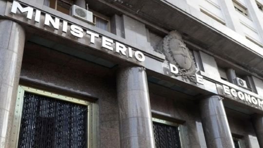 El Gobierno volvió a registrar superávit financiero en agosto