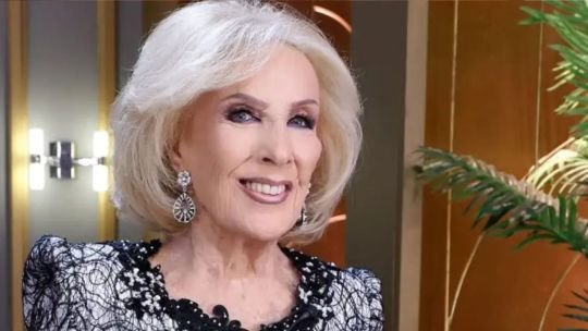 Mirtha Legrand “evoluciona favorablemente” de su cuadro respiratorio, pero seguirá internada Mirtha Legrand “evoluciona favorablemente” de su cuadro respiratorio, pero seguirá internada
