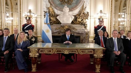 Milei anunció sanciones para empresas que operen en Malvinas y la construcción de una base naval en Tierra del Fuego