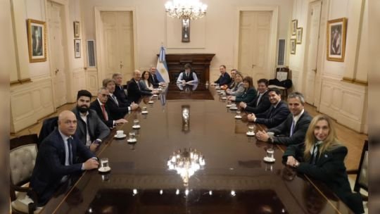 La agenda de Milei: reunirá al Gabinete para tratar temas de Malvinas y recibirá en audiencia especial a un perro de la Policía Federal