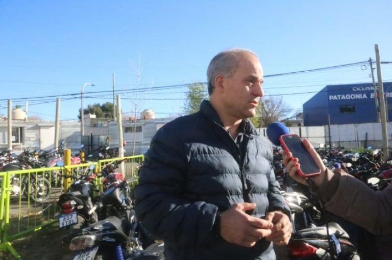 De ruidosos a peatones: los golpearon donde les duele