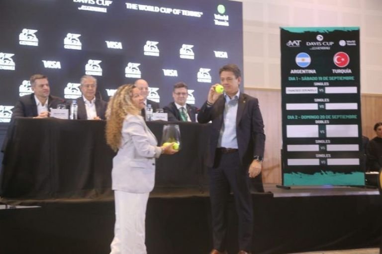 La ciudad de Neuquén recibe a la Copa Davis