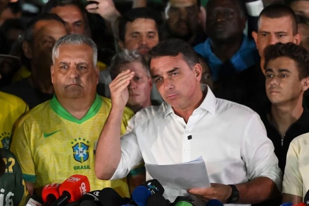 Desde EE.UU. Bolsonaro  se autoproclamó “verdadero presidente electo” de Brasil y denunció un “repugnante fraude”