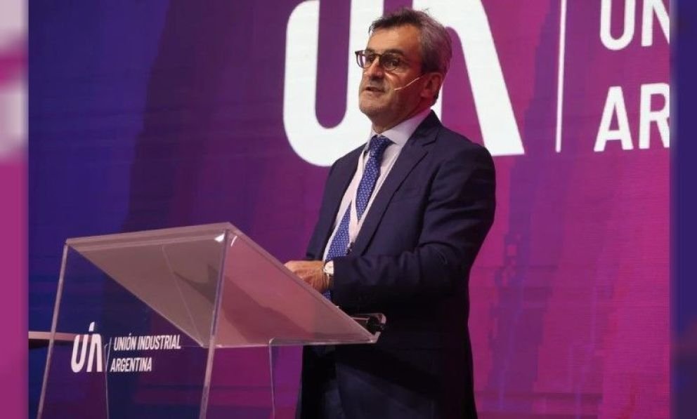 La UIA convoca a economistas a analizar el programa de Milei