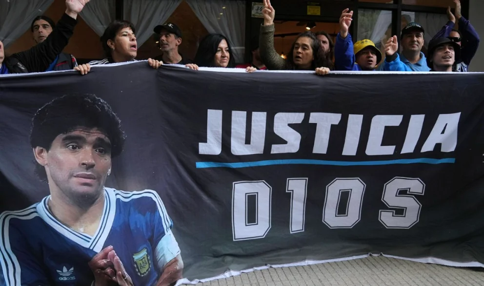 Juicio por la muerte de Maradona: la Fiscalía pidió 12 años de prisión para Luque y 8 para Cosachov