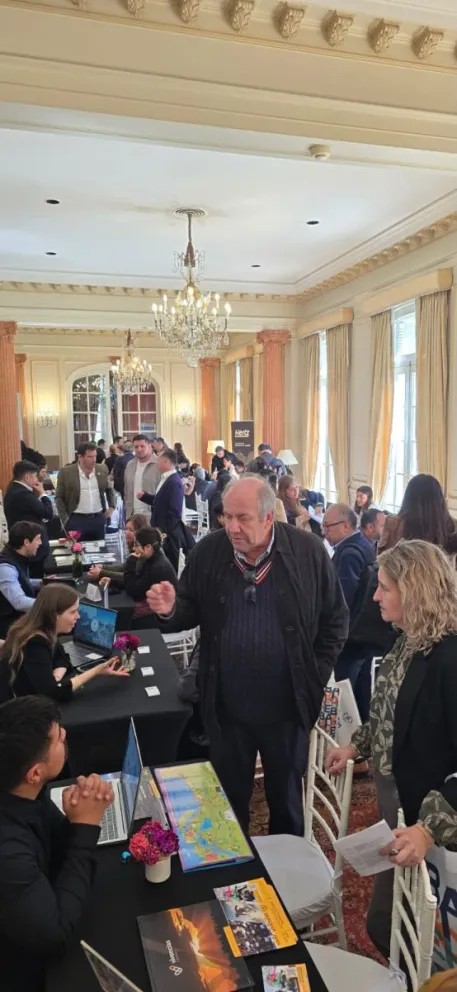Bariloche reunió a 140 operadores turísticos chilenos en Santiago
