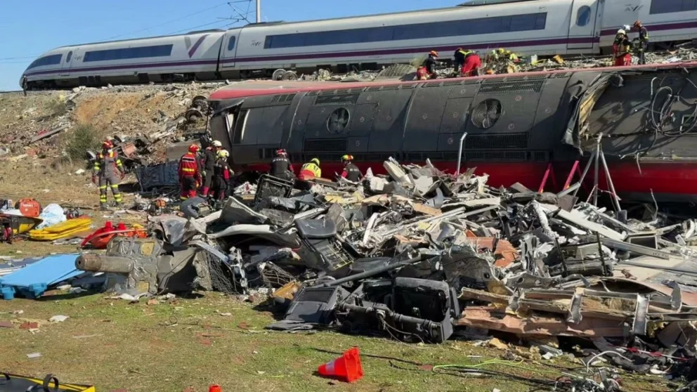 Choque de trenes en España: los relatos de los sobrevivientes de la tragedia que dejó al menos 68 muertos