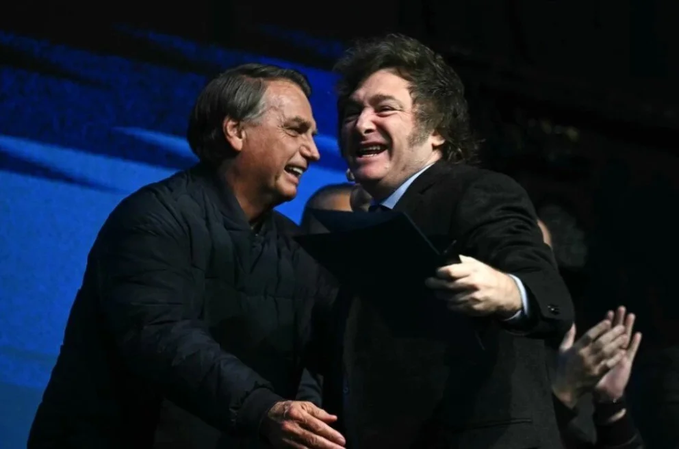 Brasil pide explicación a la Argentina por la salida de Flávio Bolsonaro hacia Estados Unidos