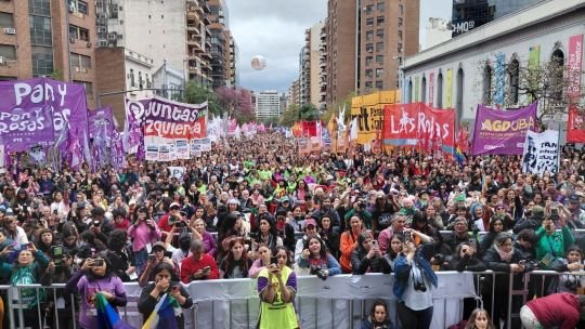 Con críticas a Milei y a Llaryora, arrancó el Encuentro en Córdoba y hoy marcha por el centro