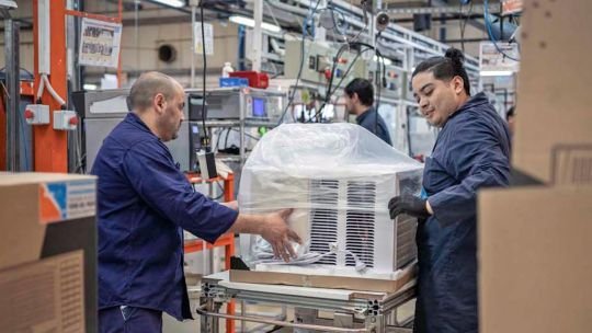 Romper la trampa fiscal: un acuerdo entre todos para defender el empleo y la producción Romper la trampa fiscal: un acuerdo entre todos para defender el empleo y la producción