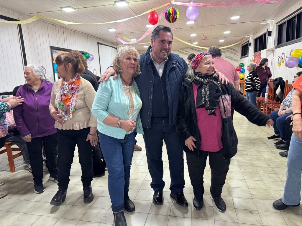 Con Gran Convocatoria, La Municipalidad de Villa la Angostura Celebró EL DÍA DE LAS PERSONAS MAYORES