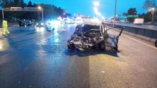 Choque e incendio en la Panamericana: murió una persona y otra resultó herida en Vicente López