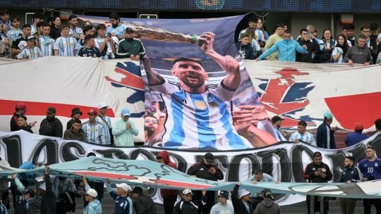 La despedida de Messi terminó con detenidos, entradas truchas y un acuerdo de 0 mil para entrar al Monumental