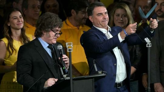 “Salud y educación siempre son las áreas donde los libertarios van directamente”: en RDC analizaron el ajuste que propone Flávio Bolsonaro