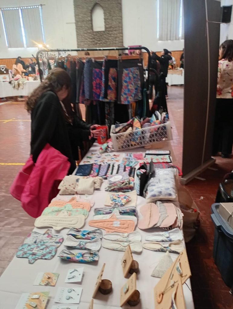 Emprendedores de Villa La Angostura exhibieron sus diseños en el segundo Desfile de la Región Sur
