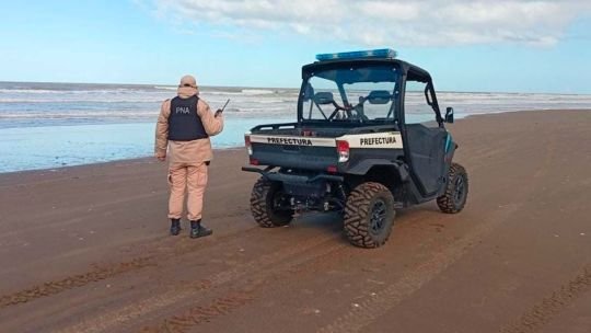 Encontraron en Las Toninas el cuerpo de uno de los kayakistas desaparecidos en Santa Teresita Encontraron en Las Toninas el cuerpo de uno de los kayakistas desaparecidos en Santa Teresita