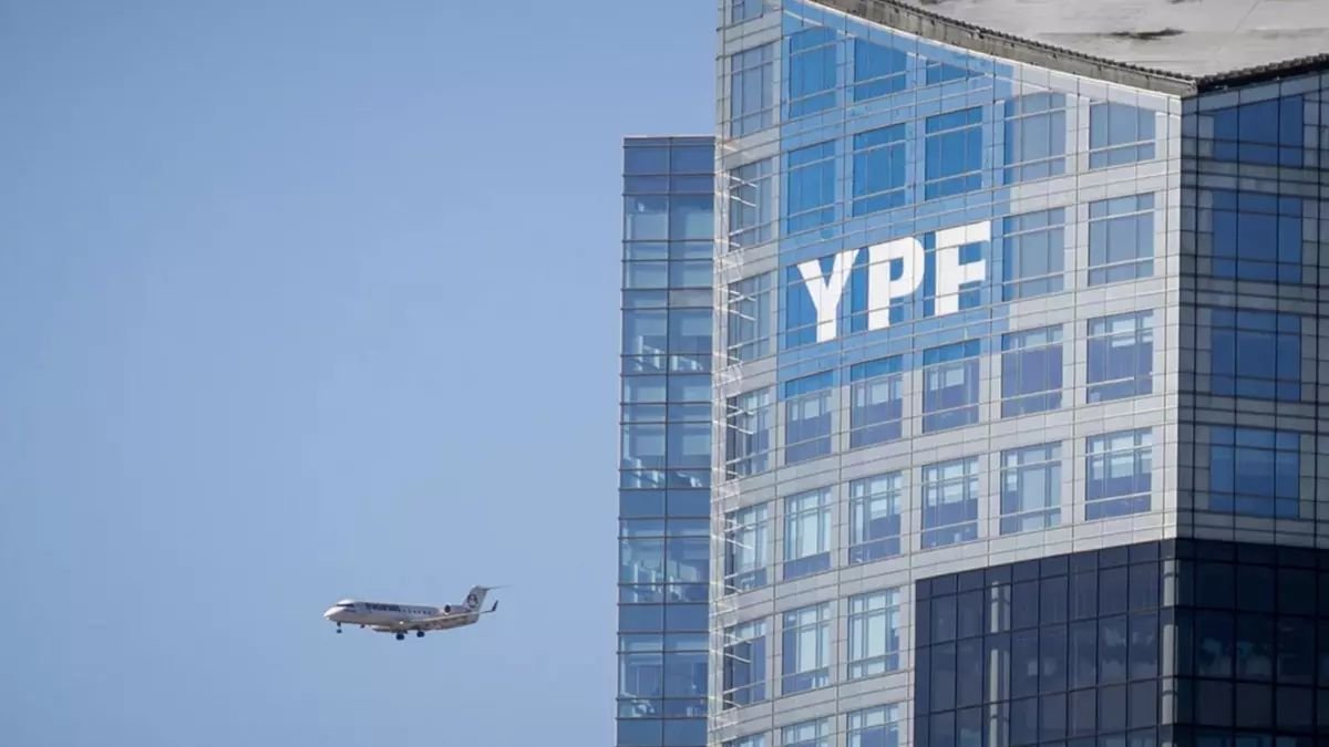 YPF producirá por primera vez combustible sustentable para aviones