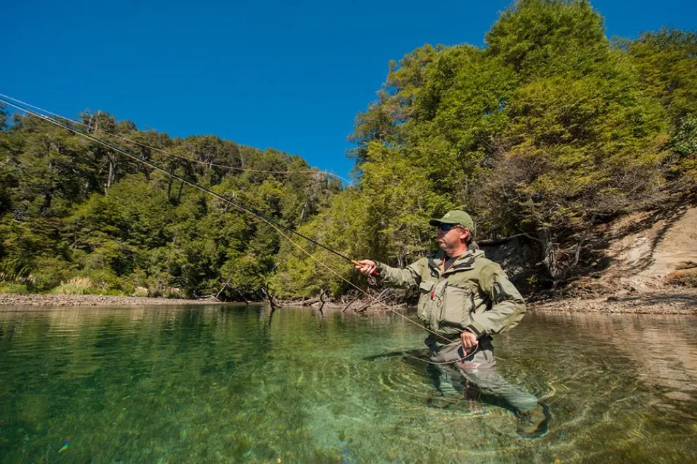 Pesca deportiva: proponen un esquema permanente para accesos y zonas de acampe