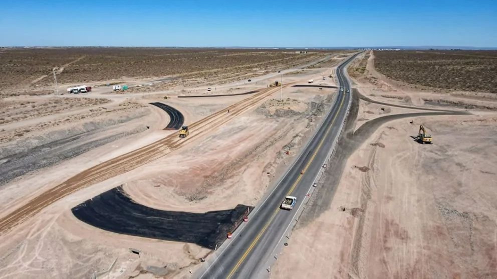 Avanza en la Legislatura el acuerdo con petroleras para financiar rutas estratégicas de Vaca Muerta