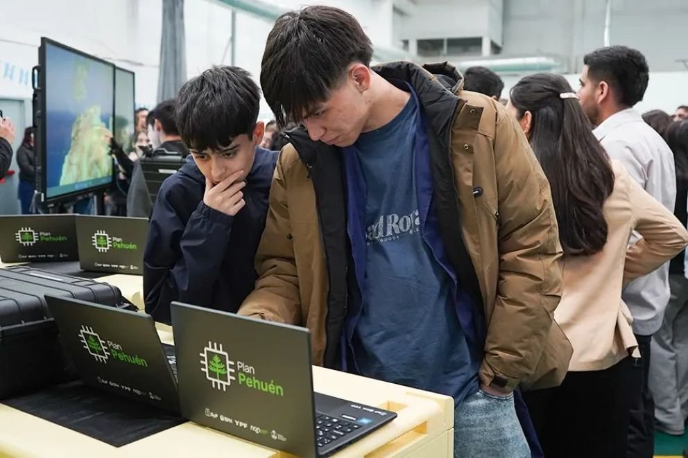 Más notebooks para trazar el futuro neuquino