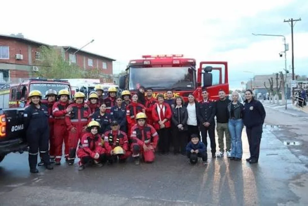 Los Bomberos Voluntarios de Rincón de los Sauces estrenan autobombas y equipamientos
