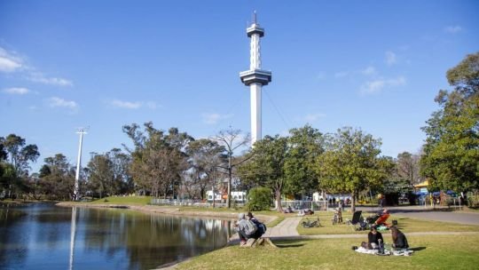 El Parque de la Ciudad abre de lunes a lunes: horarios, accesos y todo lo que podés hacer gratis